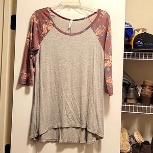 Quarter sleeve shirt